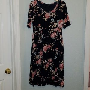 Floral dress with pockets
